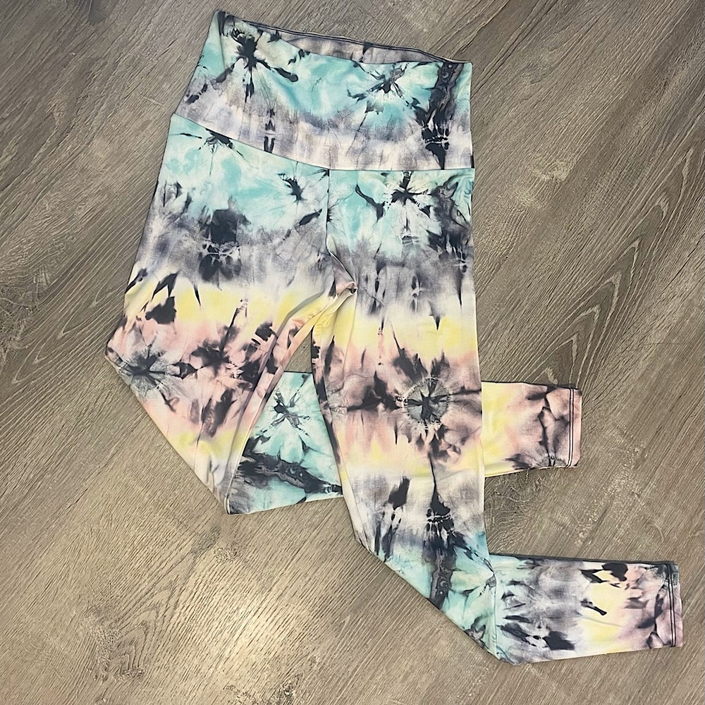 Onzie Tie-Dye leggings